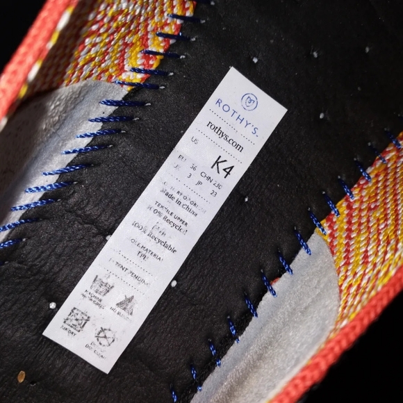 Rothy's Kids Flames slip-on sneakers, size 4 - Picture 5 of 9